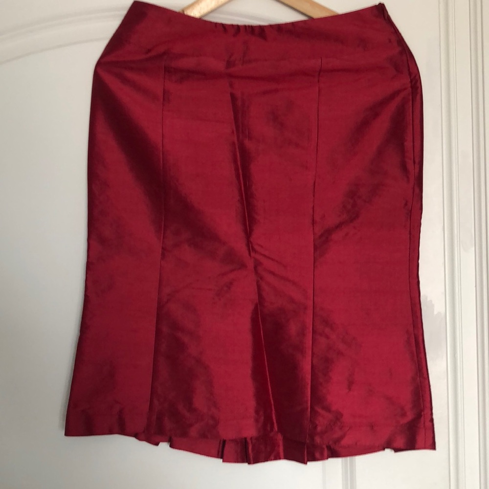 Elegant wine colored satin pencil skirt